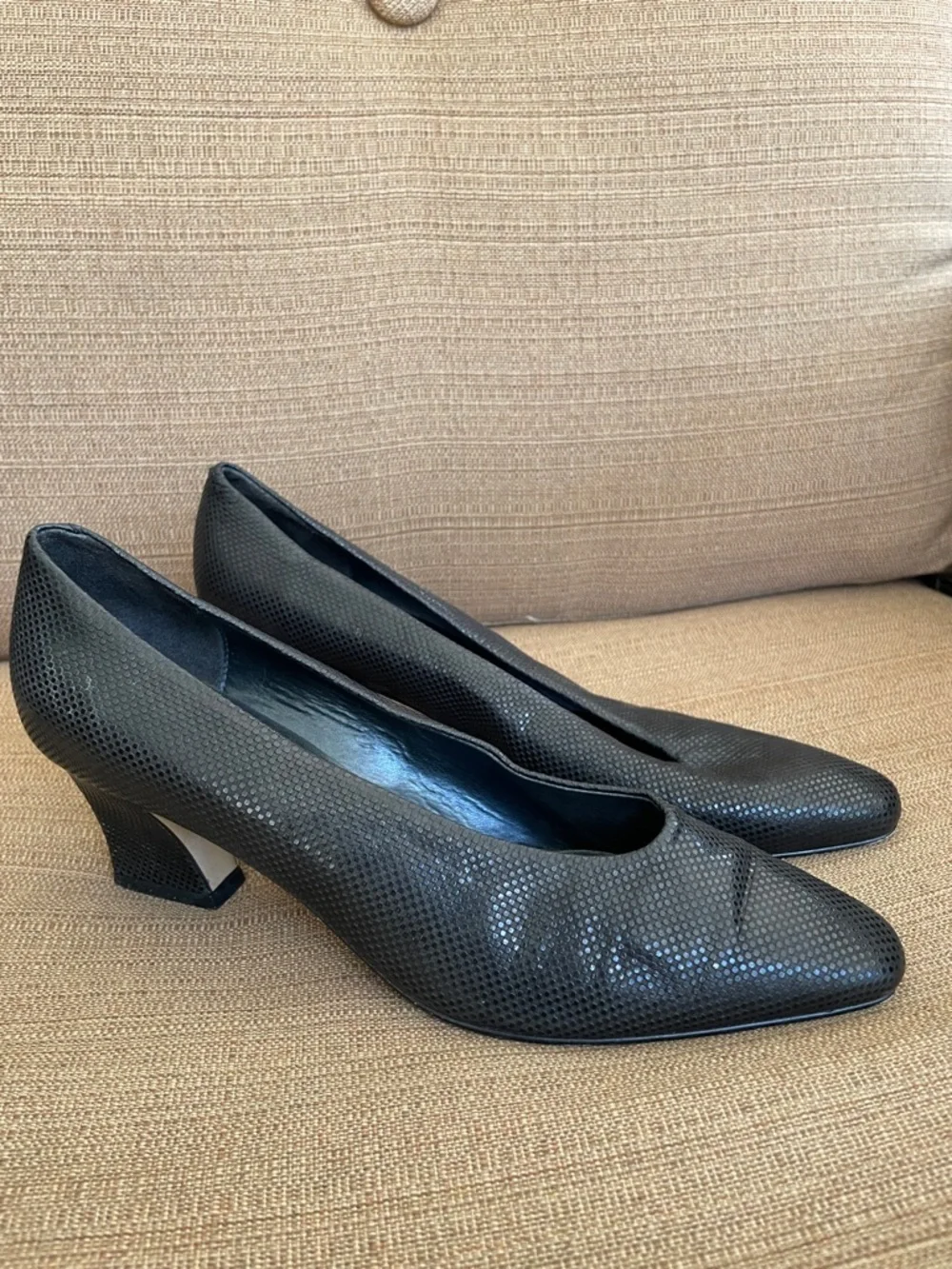 Sesto Meucci Black Textured Mid Heel Pumps